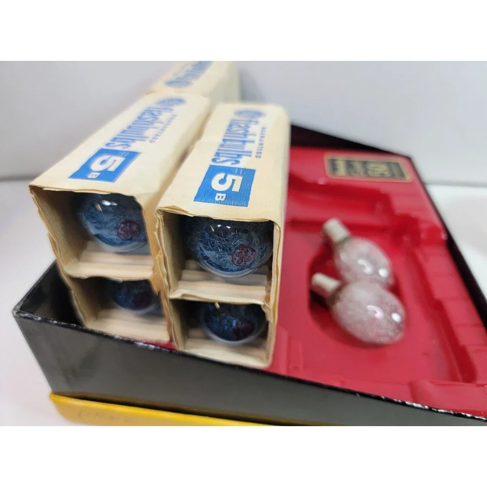 Vintage Kodak Kodalite Super-M4 Flasholder GE 5B Bulbs Signet 50 Box No Camera